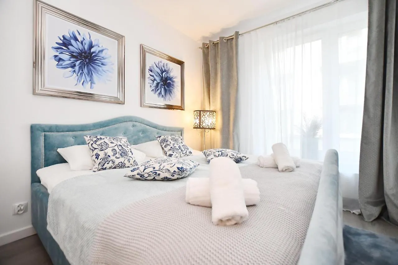 Apartamenty Navigator -Lux Nadmorskie Tarasy Kołobrzeg 0*,